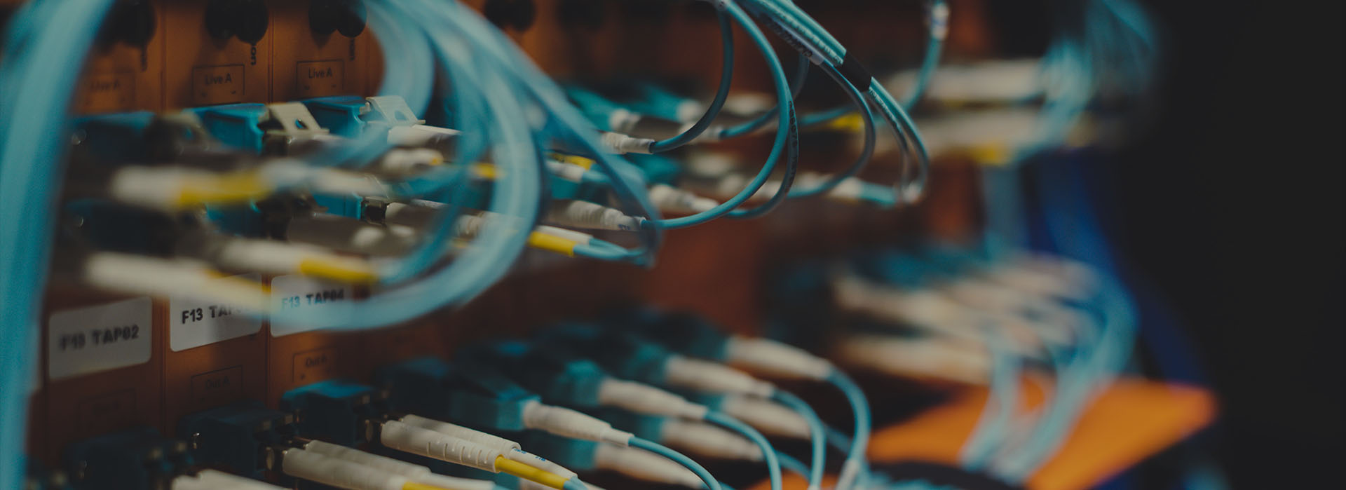 PLE7S系列Q670平臺 工業一體機/工業平板電腦 電阻觸摸屏